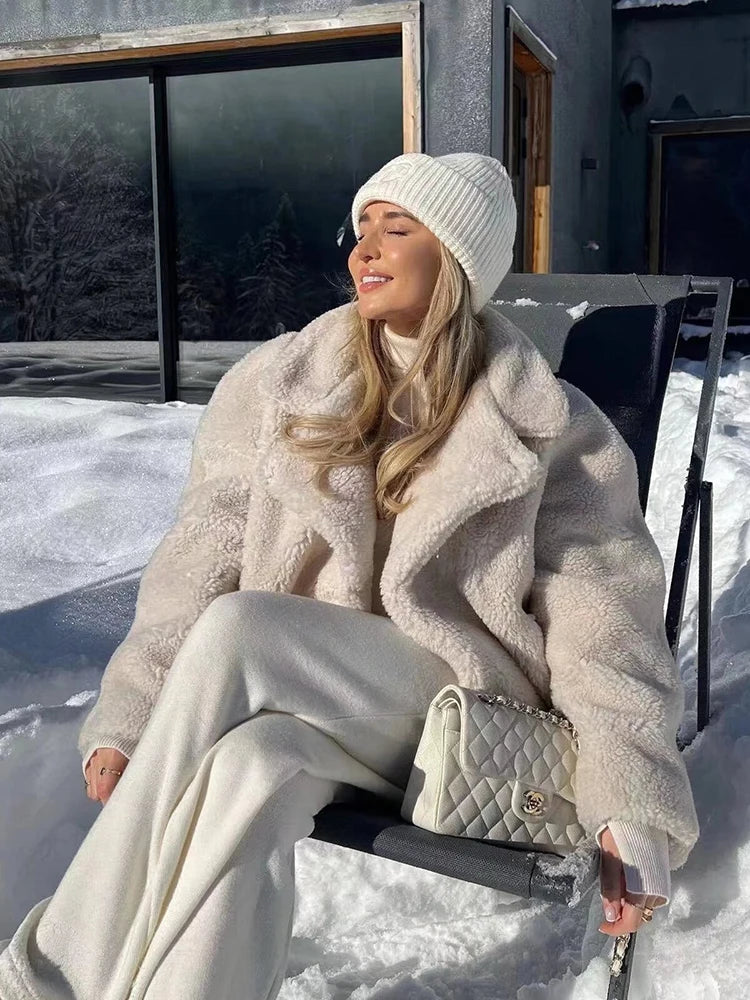 ADRIANA Flauschiger Wintermantel