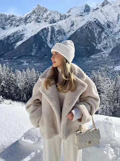 ADRIANA Flauschiger Wintermantel